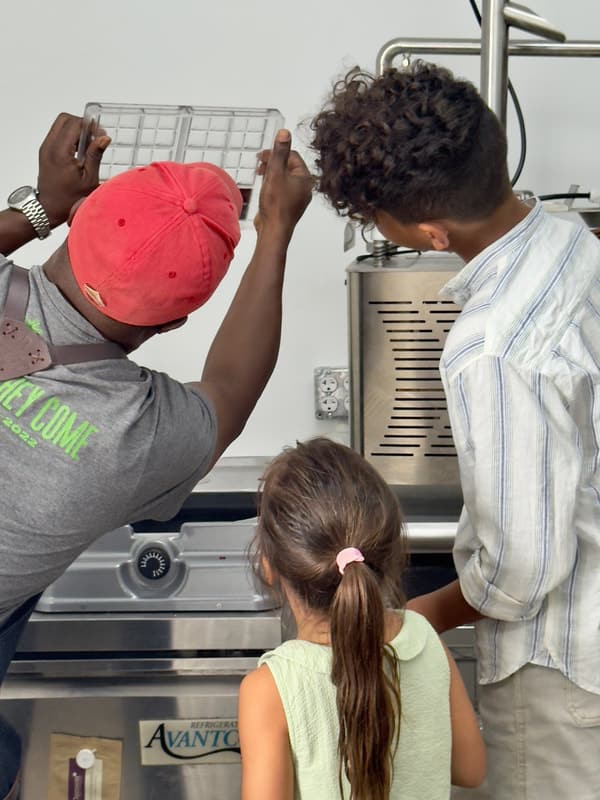 2025 Holiday Gift Guide: Sustainable Gifts That Support Communities Impacted by Natural Disasters Around the World 3 img 2465 orig